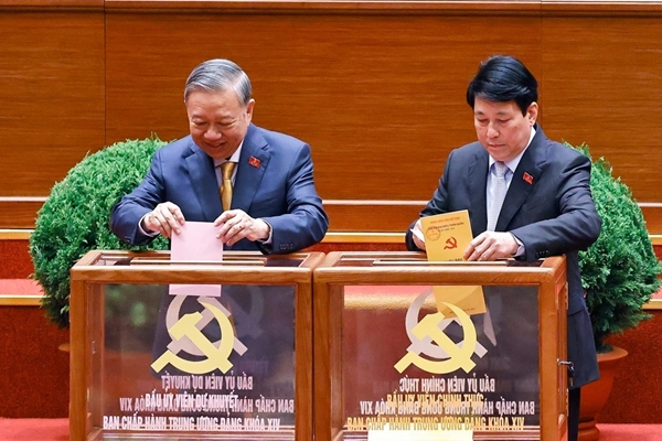 Đại hội thông qua danh sách Ban Chấp hành Trung ương Đảng khóa XIV